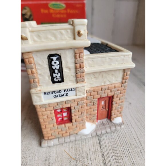 A wonderful Life Bedford falls Garage Vintage village accessory xmas - Picture 6 of 7
